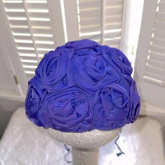 Vintage 50s/60s Purple Floral Hat with netting ties - Picture 4 of 7